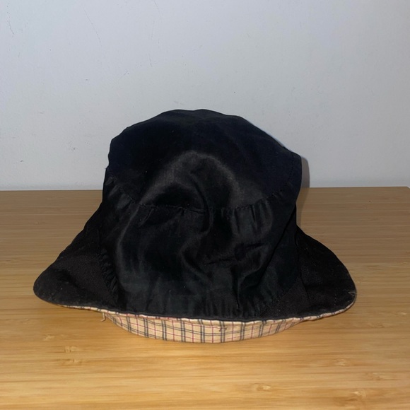 Reversible Burberry Bucket Hat - Picture 4 of 4
